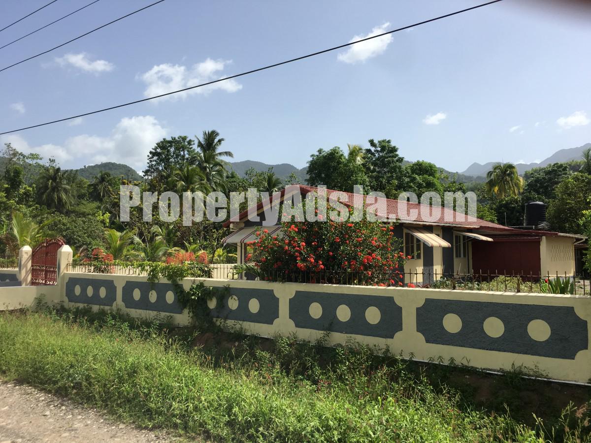 House For Sale in Rio Grande Valley, Portland Jamaica