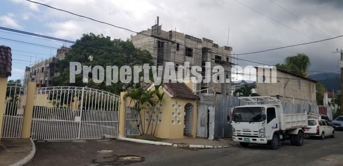 Apartment For Sale in Norbrook, Kingston / St. Andrew Jamaica