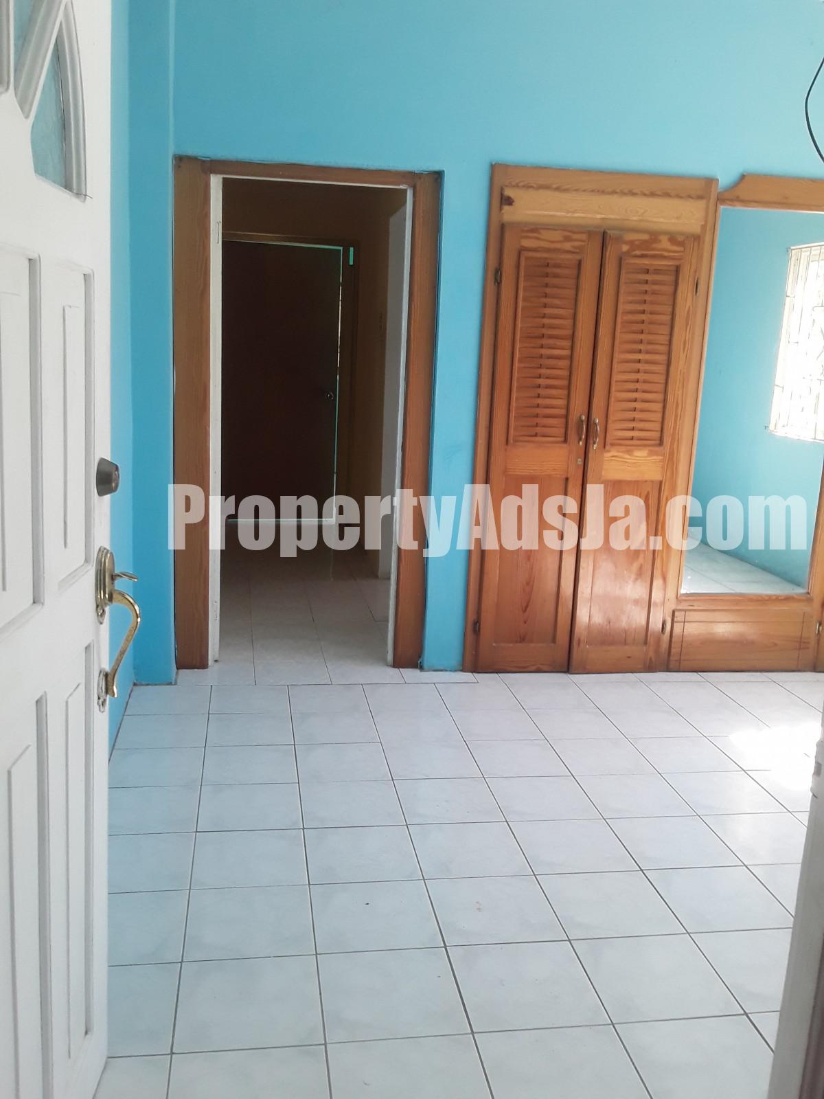 House For Sale in Llandilo Phase 2 Savanna la ma Westmoreland