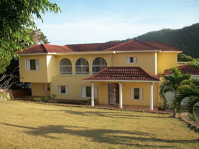 House For Sale in Golden acres Kingston St Andrew 