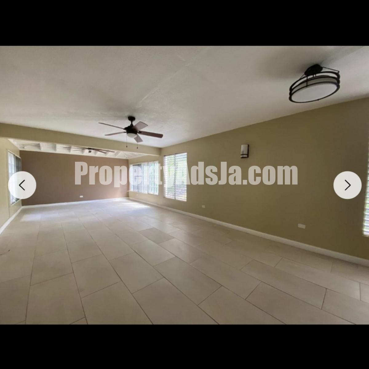 Townhouse For Rent in Norbrook, Kingston / St. Andrew Jamaica
