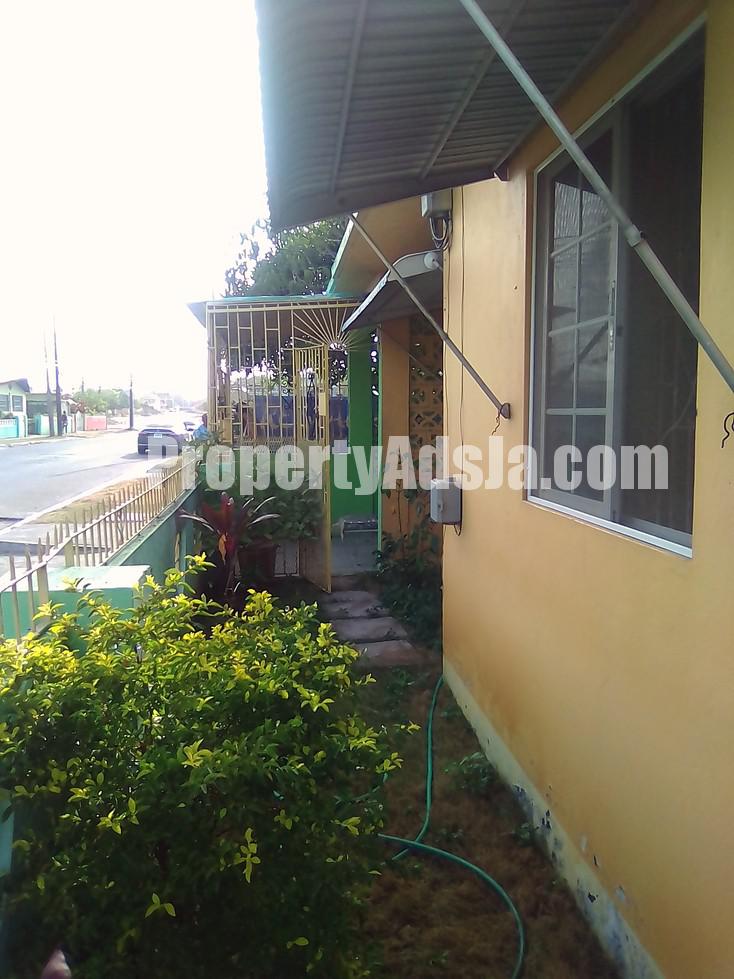House For Sale in Bridgeport, St. Catherine Jamaica