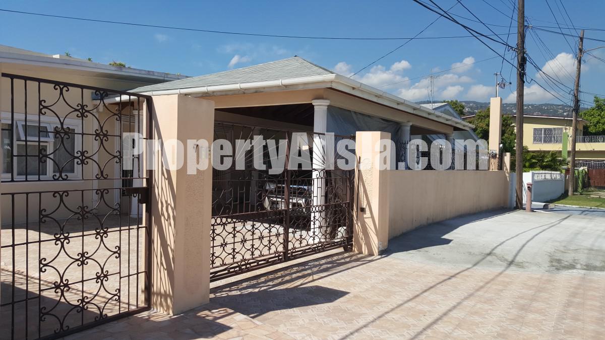 Flat For Rent in Three Oaks Gardens, Kingston / St. Andrew Jamaica