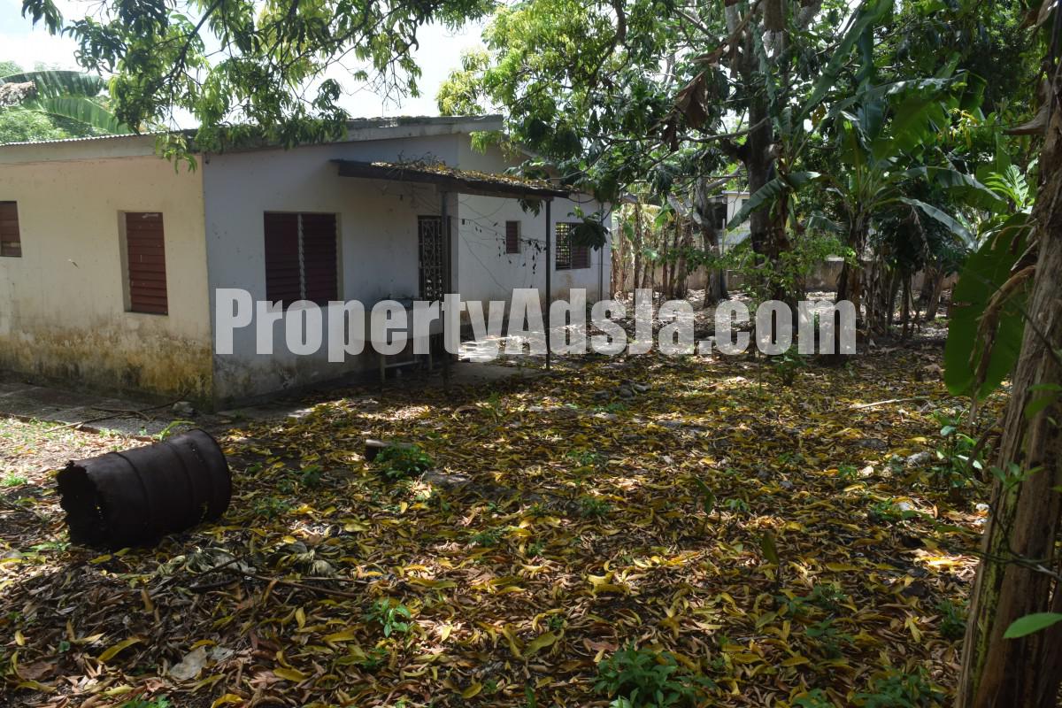 House For Sale in IRWIN, St. James Jamaica