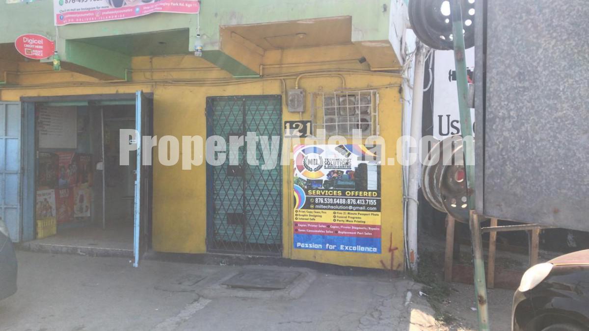 Commercial building For Rent in Hagley Park, Kingston / St. Andrew