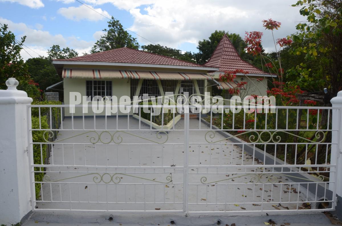 House For Sale in Santa Cruz,