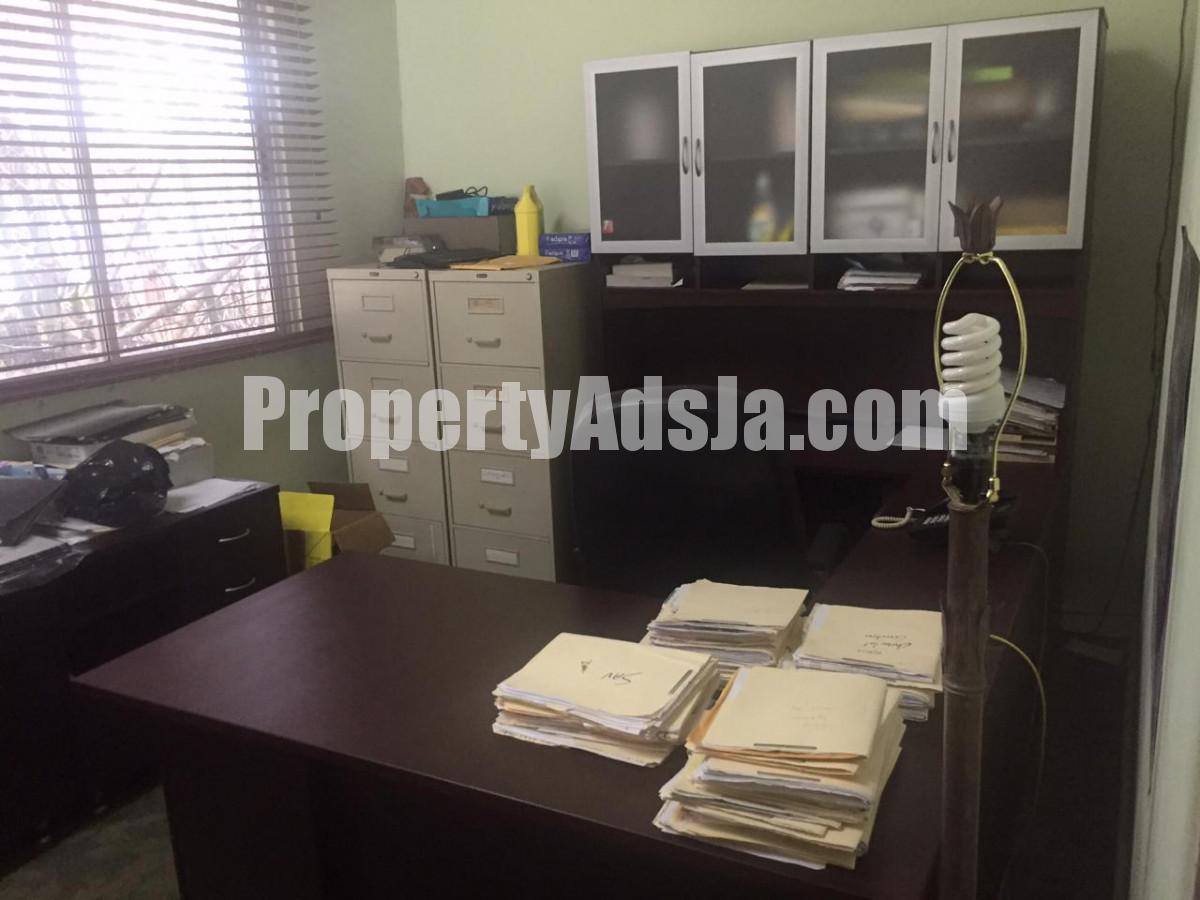 Commercial building For Rent in OCHO RIOS, St. Ann Jamaica