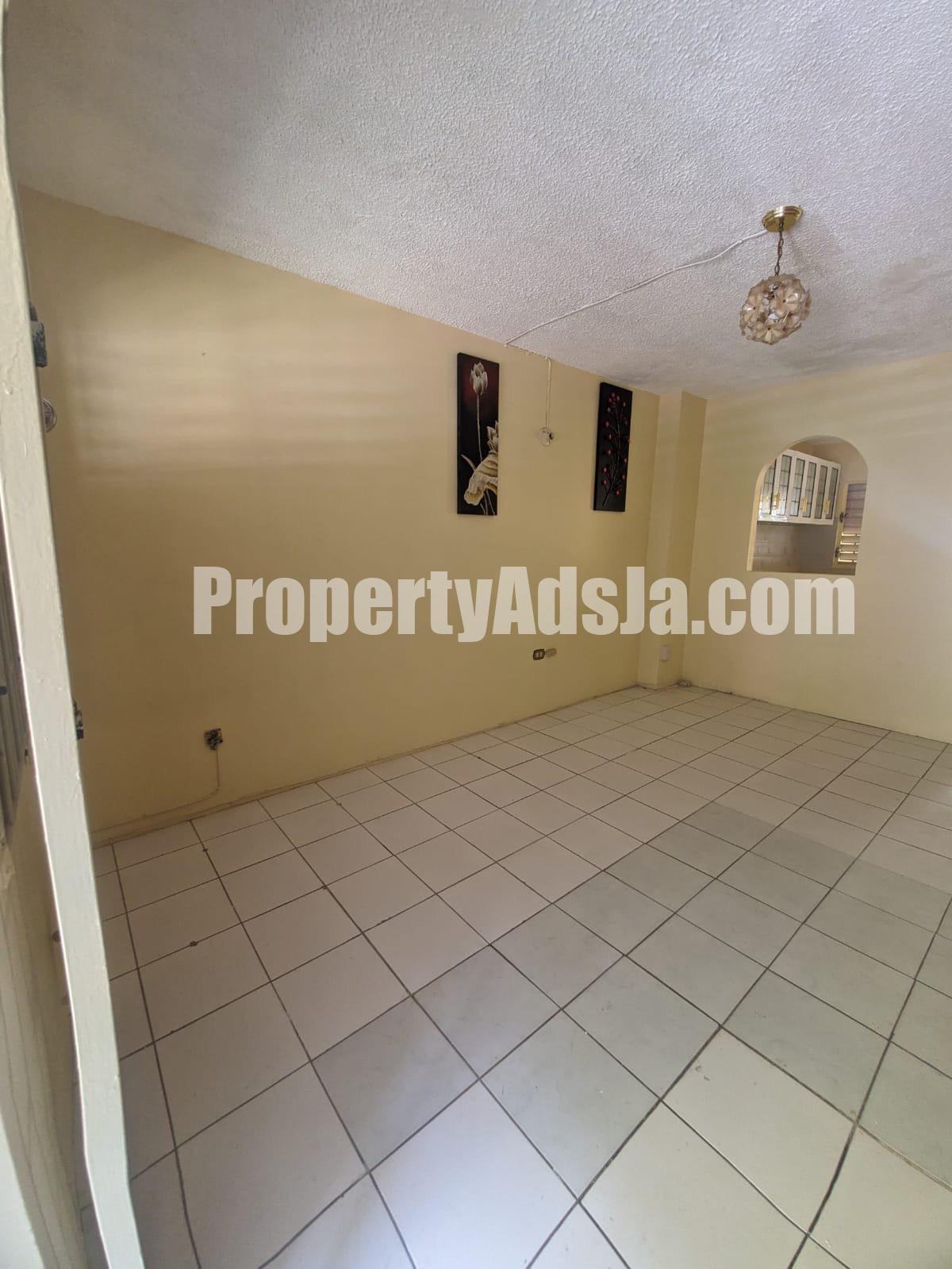 Townhouse For Rent in Patrick Gardens Patrick City, Kingston / St