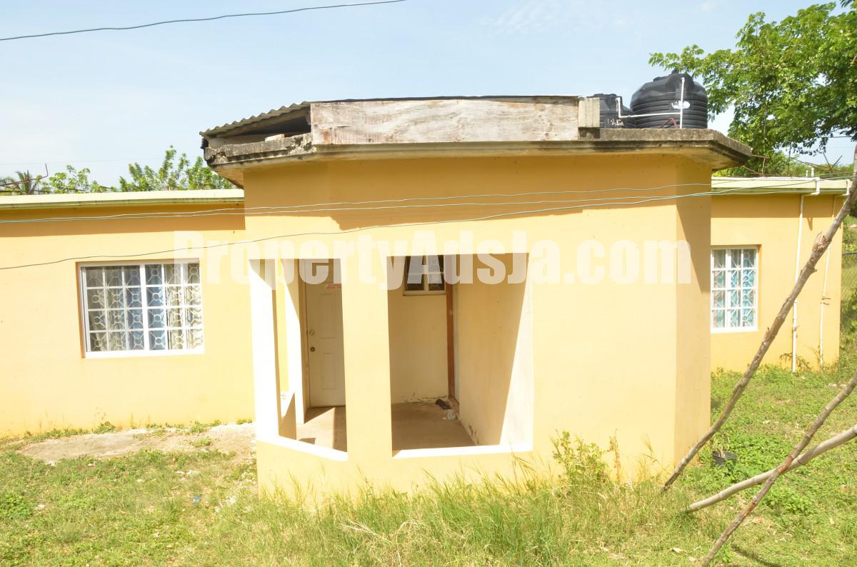 House For Sale in Bybrook, St. Elizabeth Jamaica