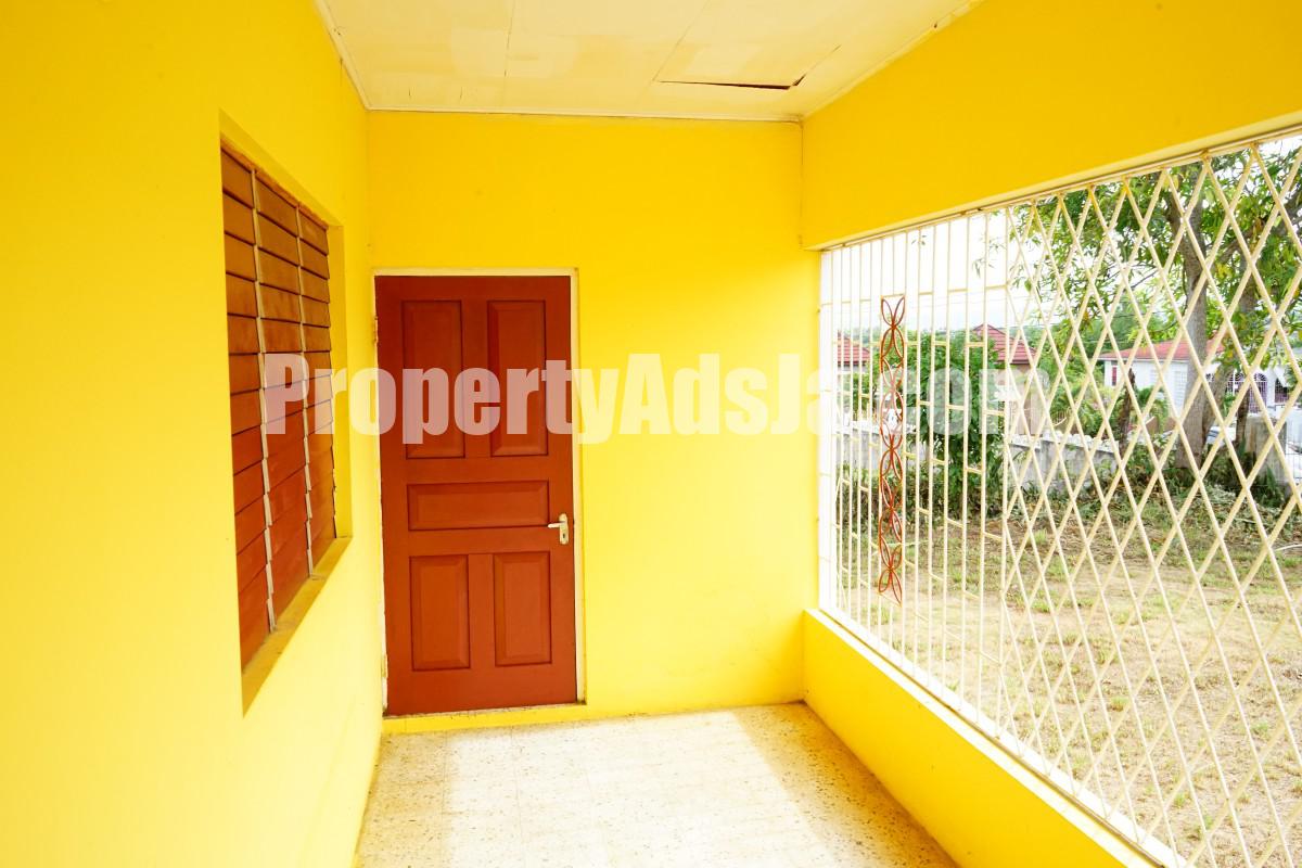 House For Sale in Santa Cruz, St. Elizabeth Jamaica
