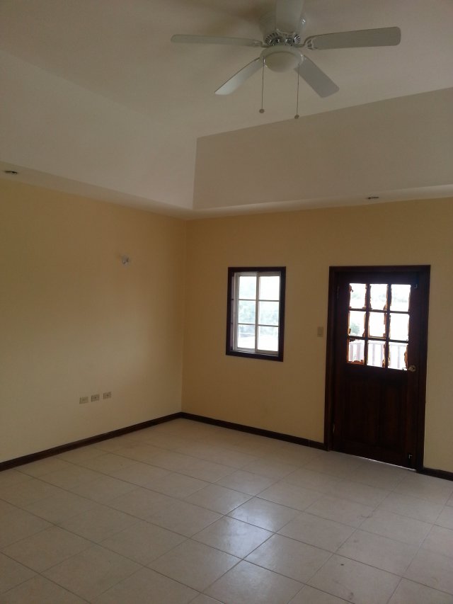 Townhouse For Sale in LIGUANEA, Kingston / St. Andrew Jamaica