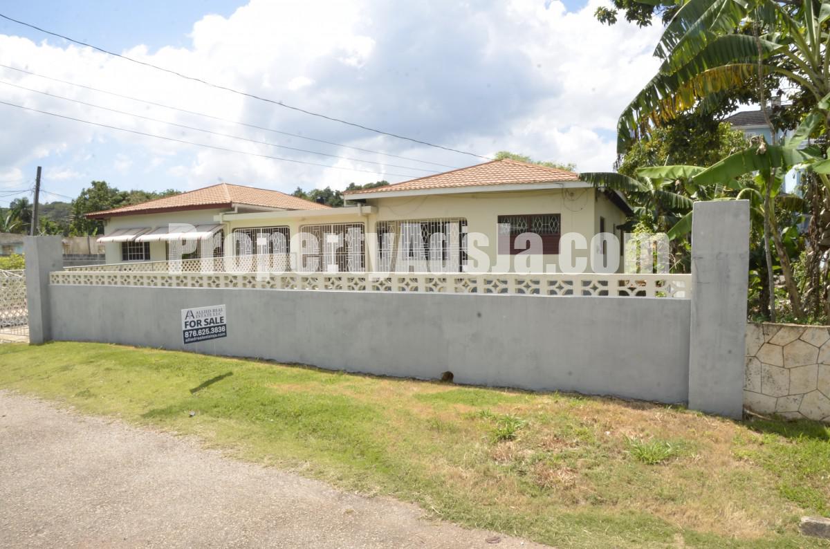 House For Sale in Mandeville, Manchester Jamaica