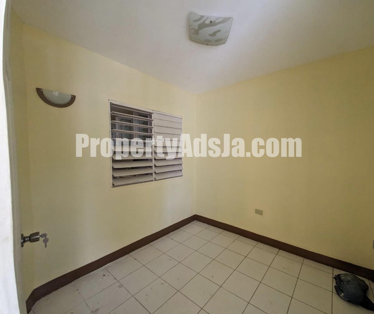 Townhouse For Rent in Patrick Gardens Patrick City, Kingston / St