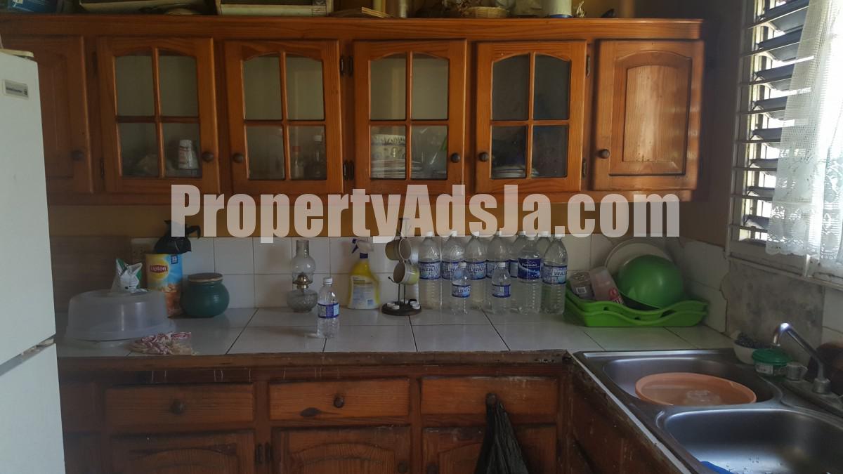 House For Sale in Molynes Road, Kingston / St. Andrew Jamaica