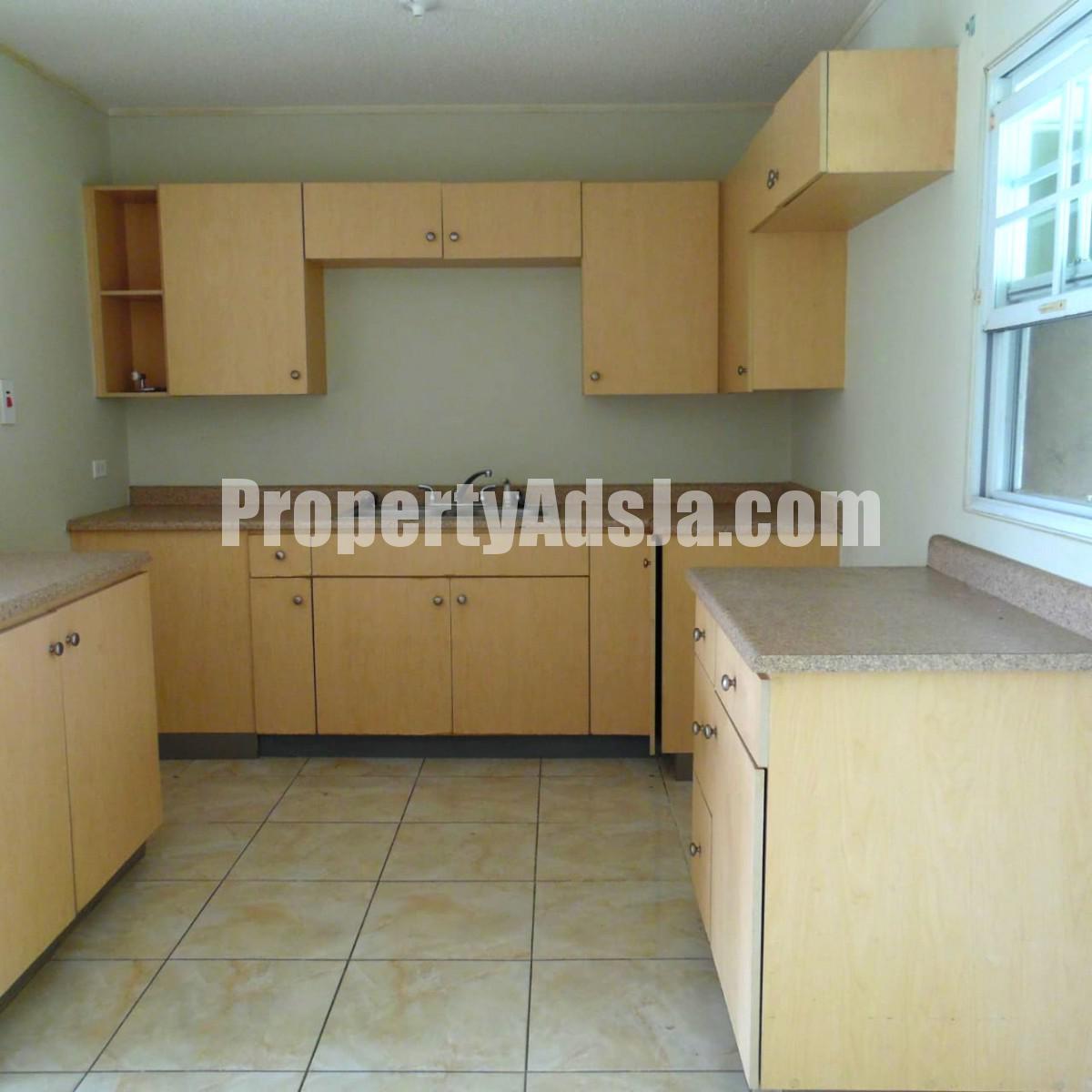 Townhouse For Rent in Portmore Country Club, St. Catherine Jamaica