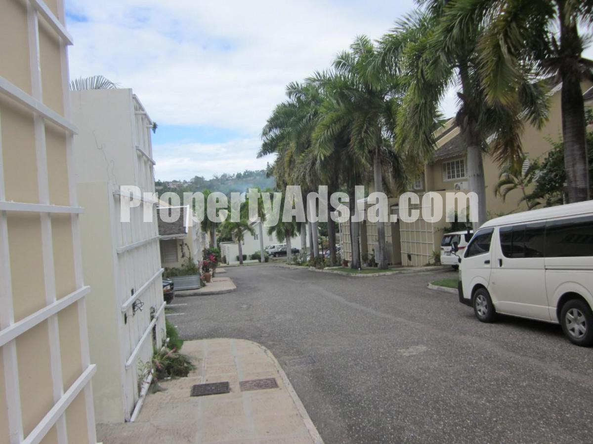 Townhouse For Rent in Waterworks, Kingston / St. Andrew Jamaica