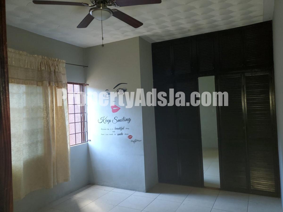 Apartment For Rent in Half Way Tree, Kingston / St. Andrew Jamaica