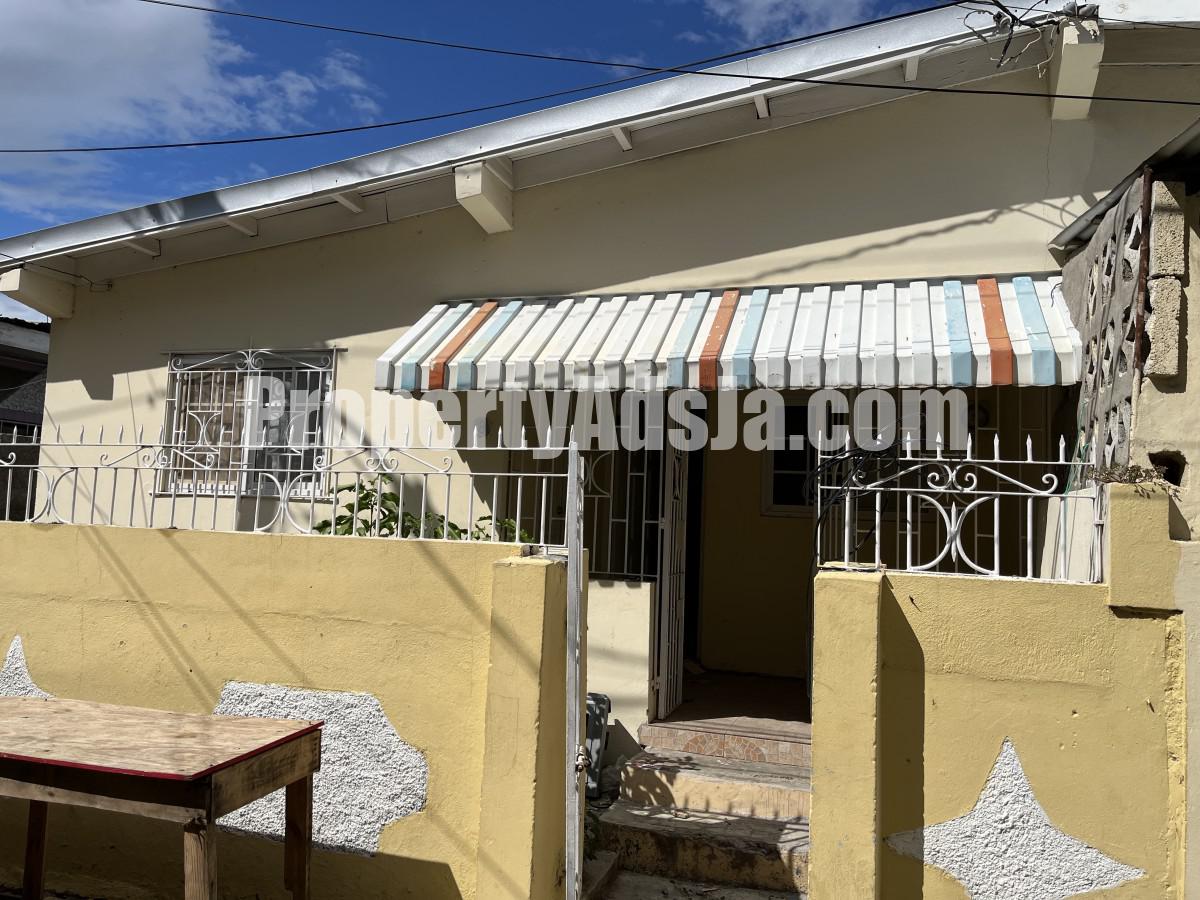 House For Sale in Nannyville, Kingston / St. Andrew Jamaica