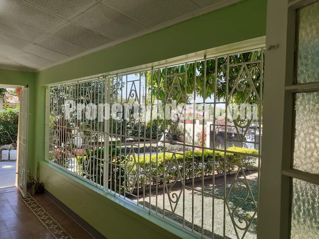 House For Sale in Sundown Crescent, Kingston / St. Andrew Jamaica