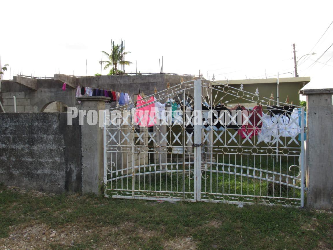 House For Sale in New Town Housing Scheme, Clarendon Jamaica