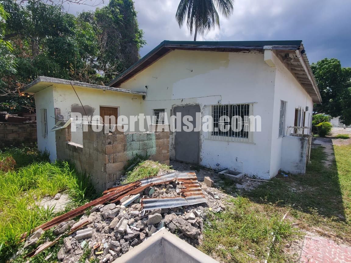 House For Sale in Sydenham, St. Catherine Jamaica