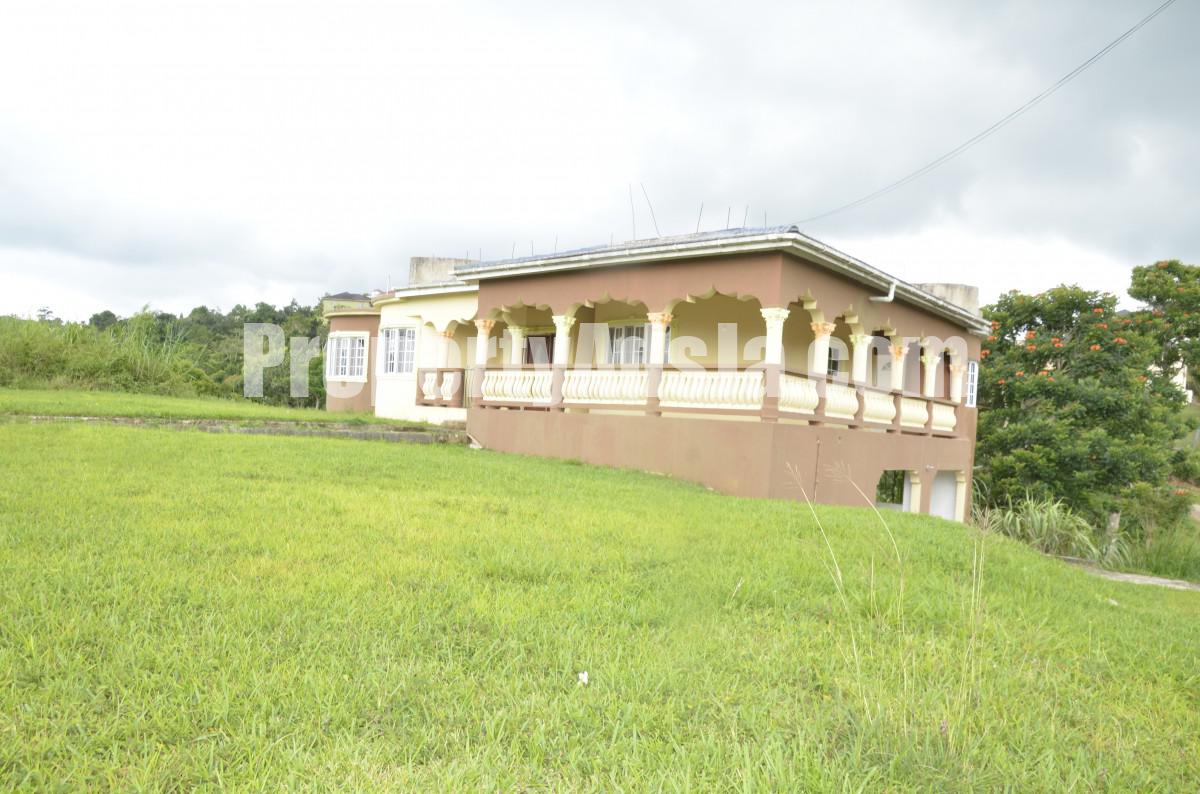 House For Sale in Spalding, Manchester Jamaica