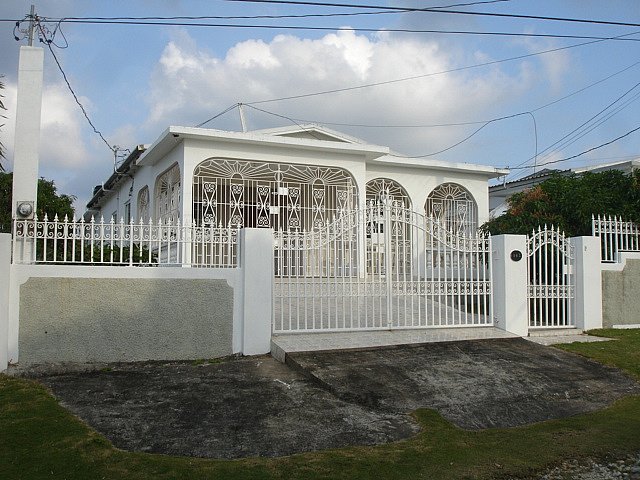 House For Sale in Boscobel Heights off Midview Drive, St. Mary, Jamaica