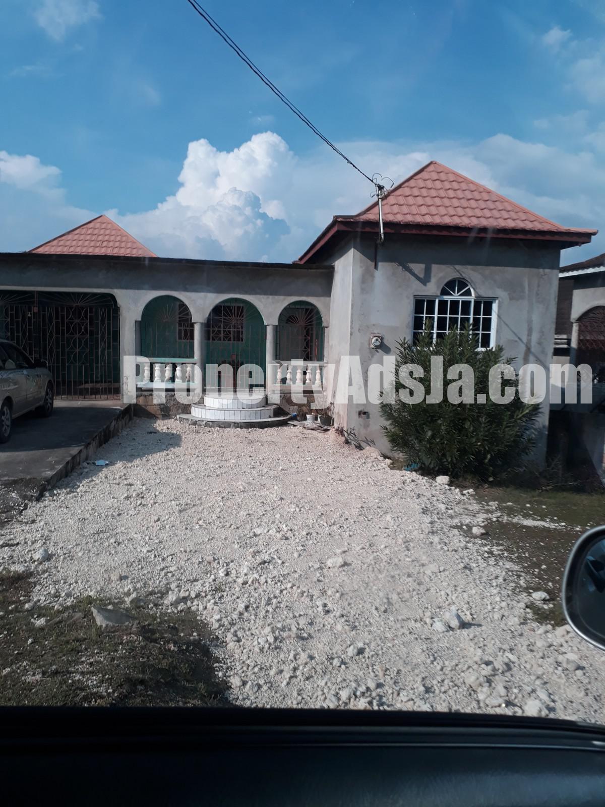 House For Rent in Santa Cruz, St. Elizabeth Jamaica