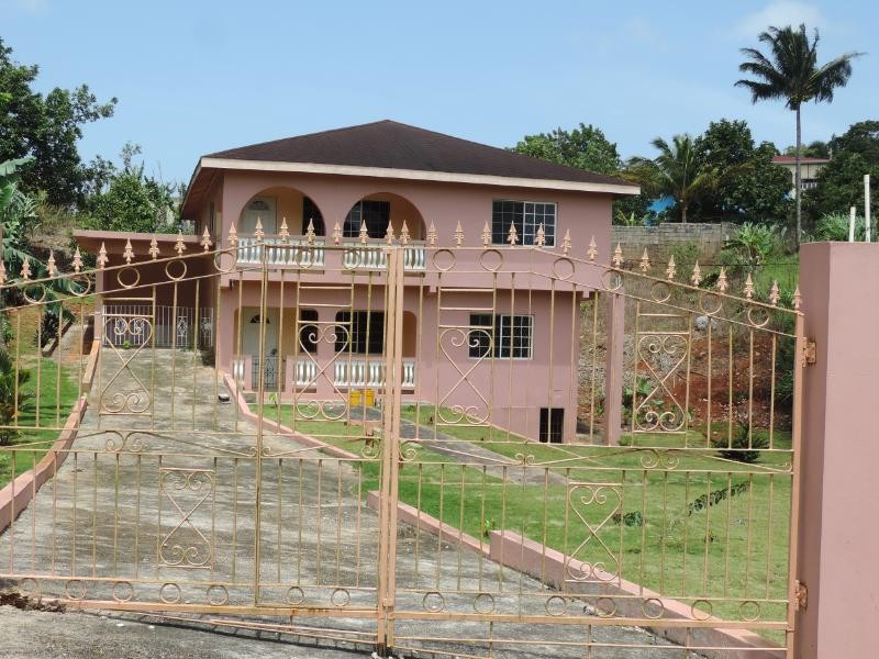 House For Sale in Dunsinane, Manchester Jamaica