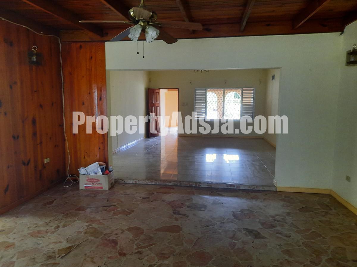 House For Rent in Off Shortwood Road, Kingston / St. Andrew Jamaica