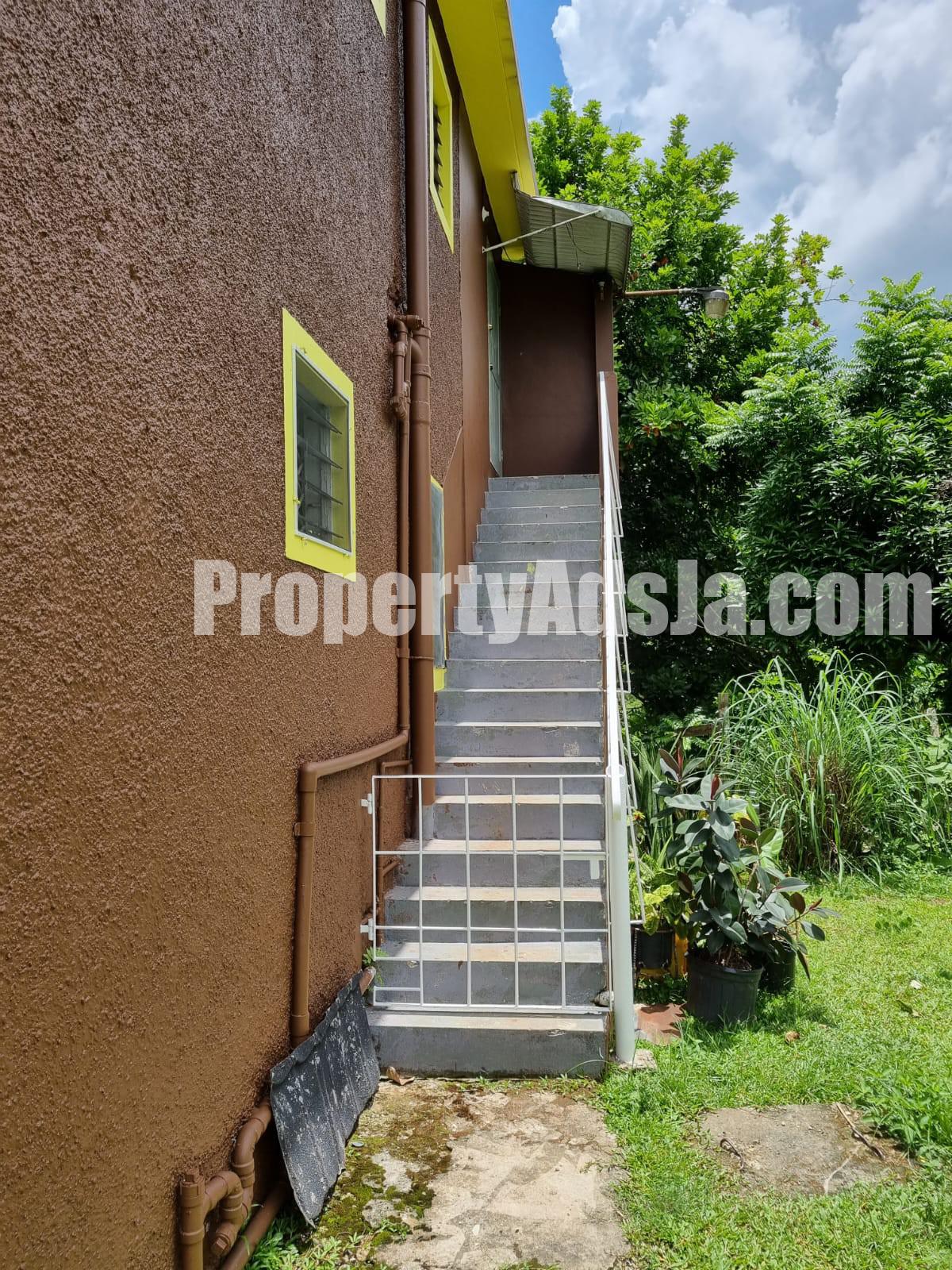 Flat For Rent in Golden Spring, Kingston / St. Andrew Jamaica
