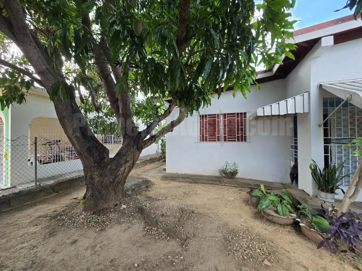 House For Sale in Willowdene, St. Catherine Jamaica photo 2