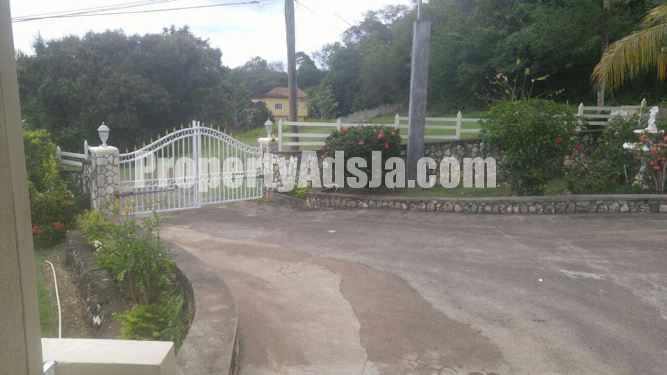 House For Sale in Exchange on Border of St Ann and St Mary, St. Ann