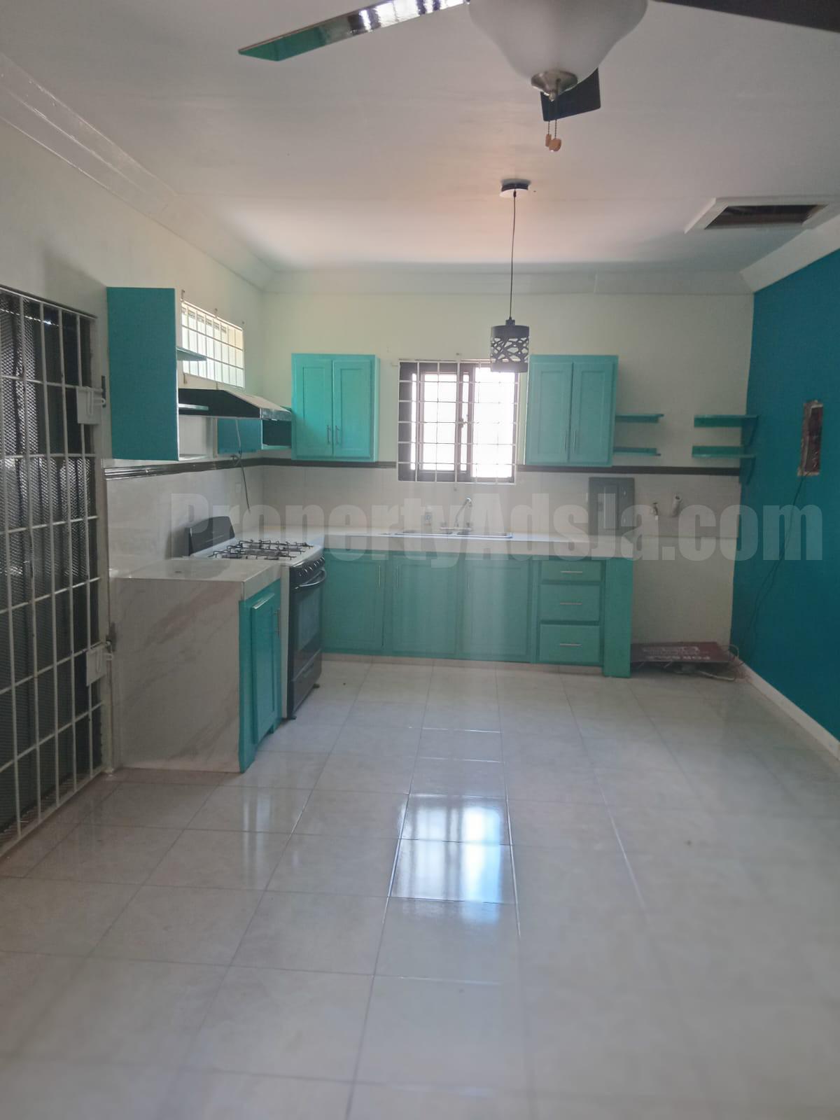 Flat For Rent in Vineyard Town, Kingston / St. Andrew Jamaica