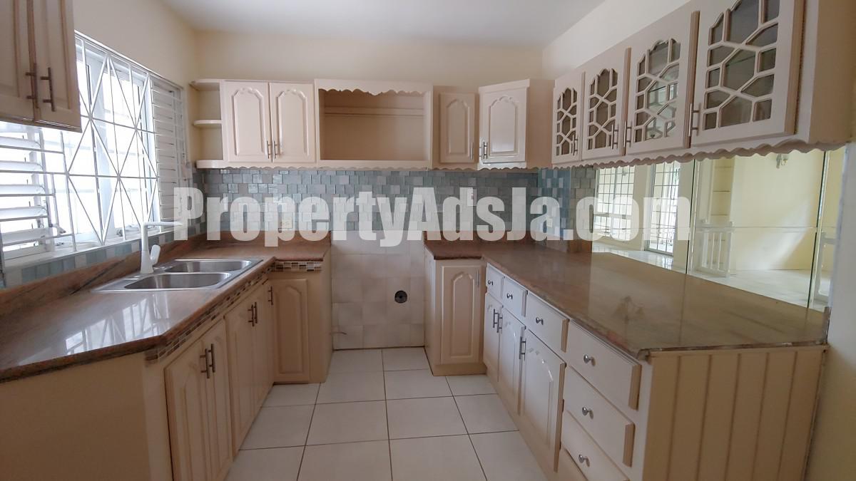 Townhouse For Rent in Kingston 6, Kingston / St. Andrew Jamaica