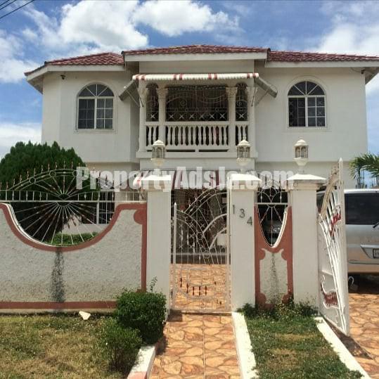 House For Sale in May Pen, Clarendon Jamaica