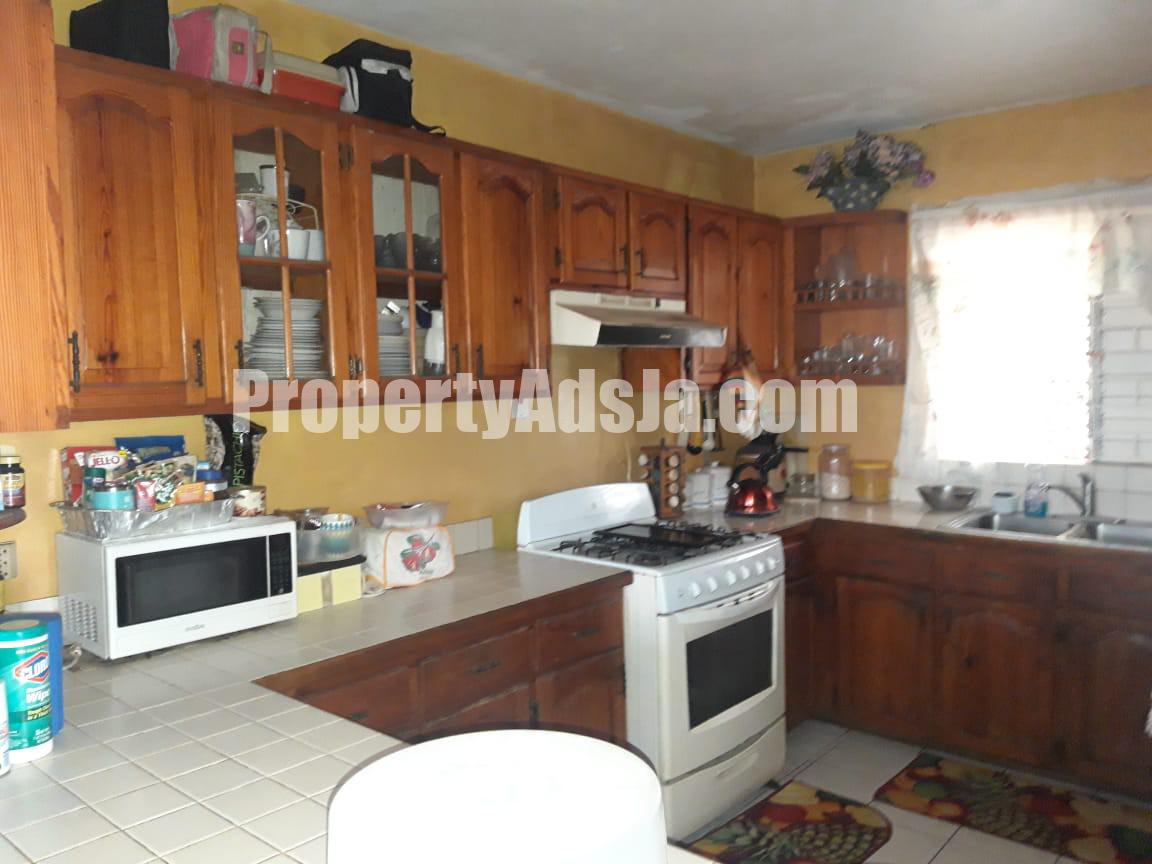 House For Sale in Hope Pastures Kgn 6, Kingston / St. Andrew Jamaica