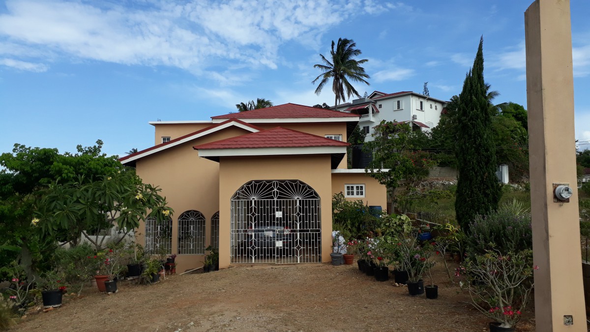 House For Sale in St Jago Heights, St. Catherine Jamaica