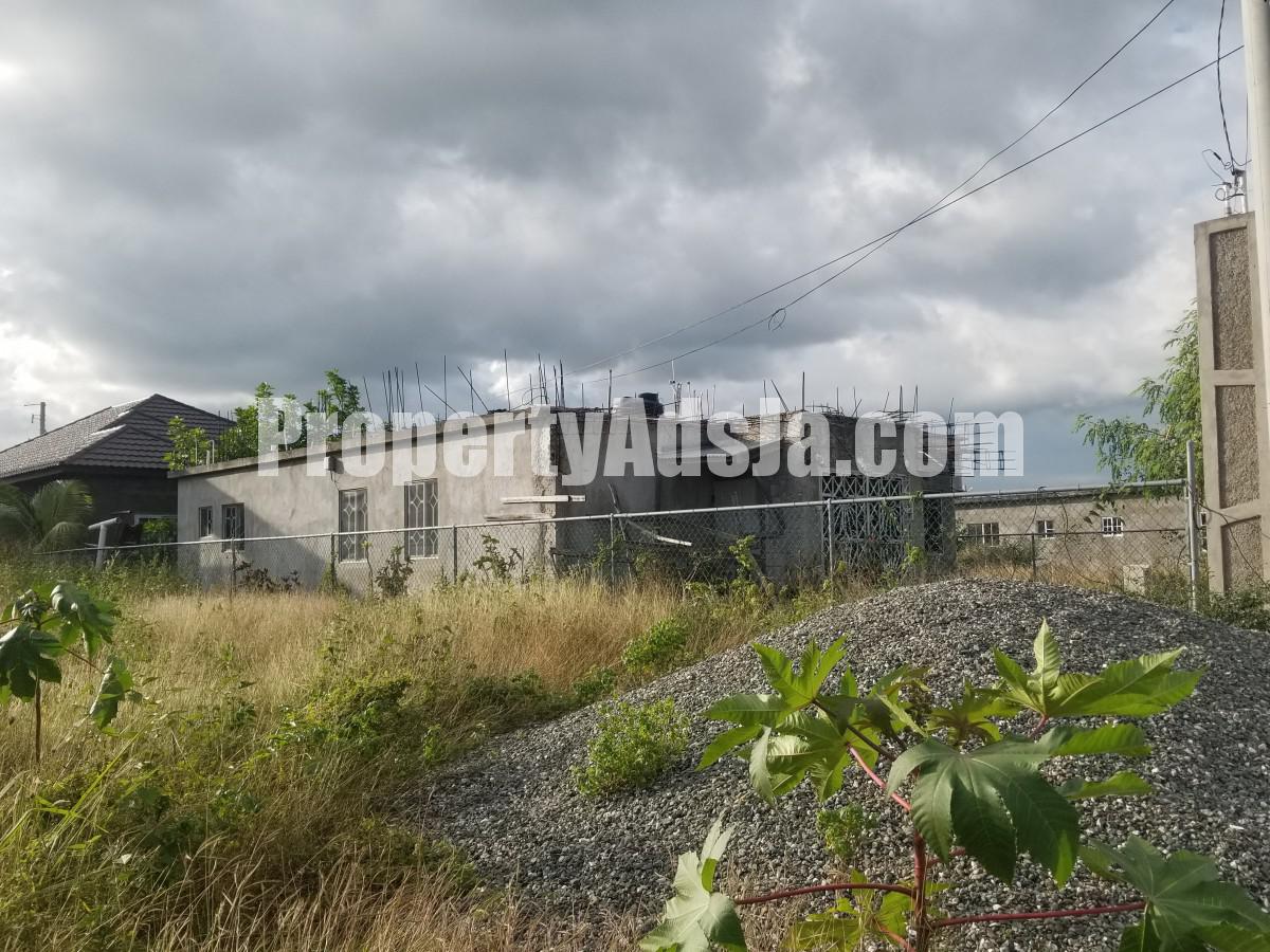 House For Sale in Sydenham Gardens, St. Catherine Jamaica