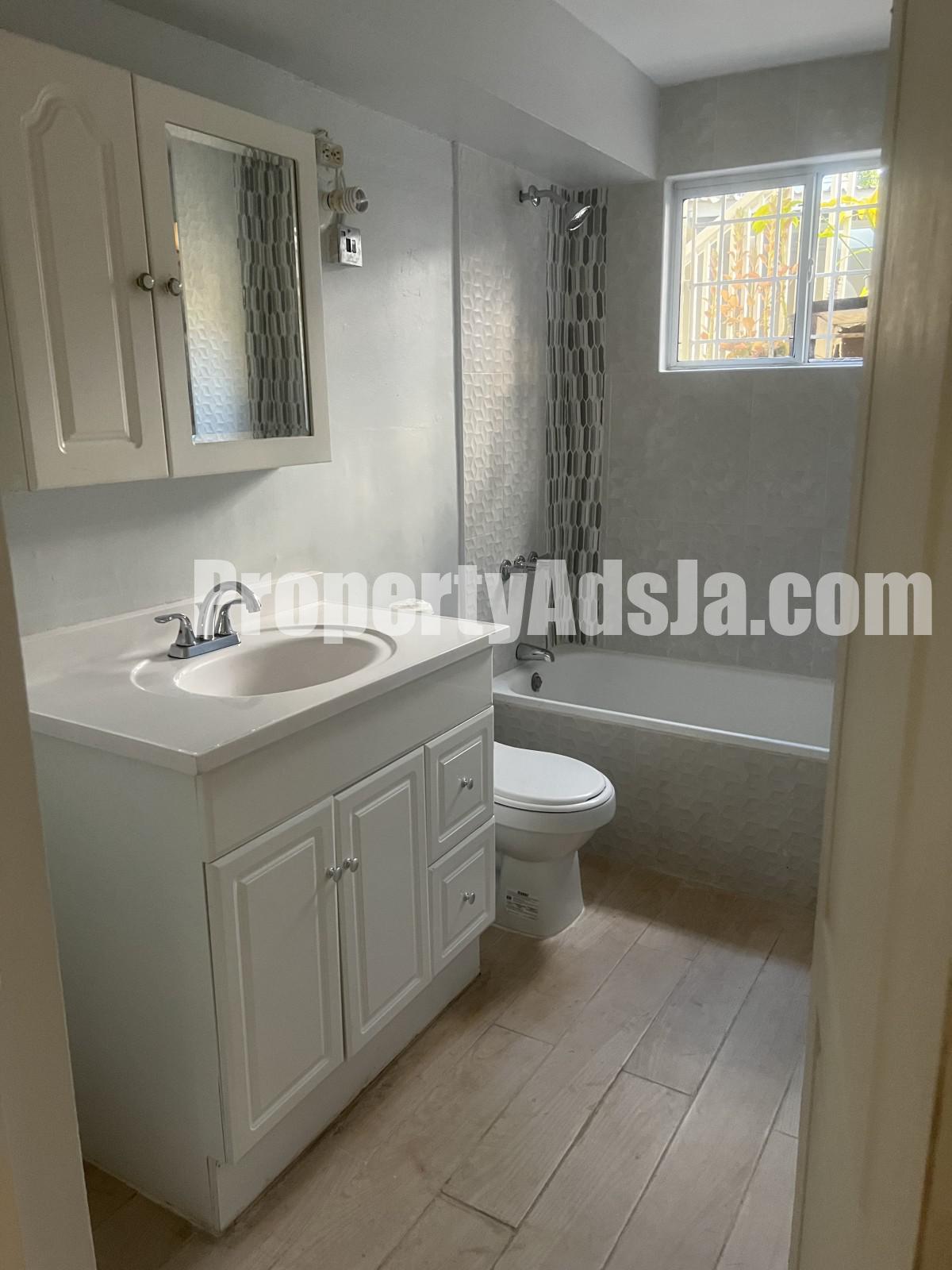 Flat For Rent in Sandhurst Crescent BarbicanKings House Rd, Kingston