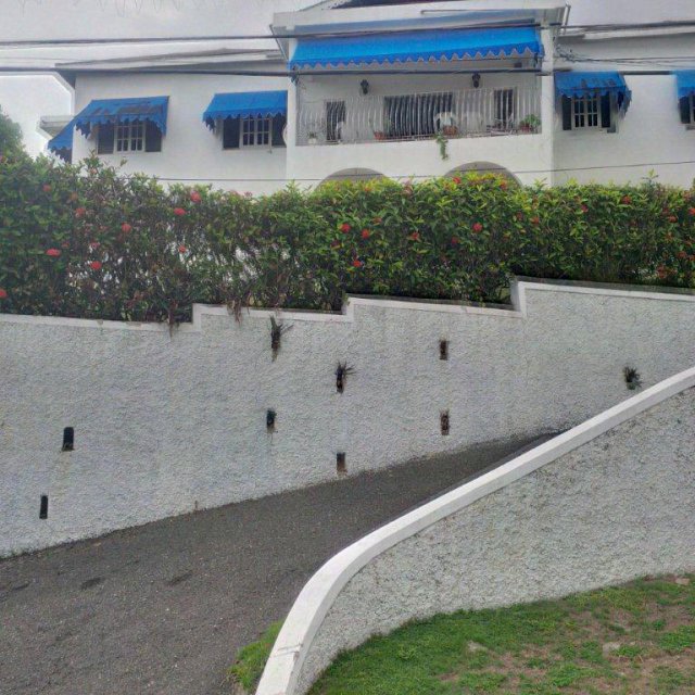 House For Sale in KINGSTON 6, Kingston / St. Andrew Jamaica