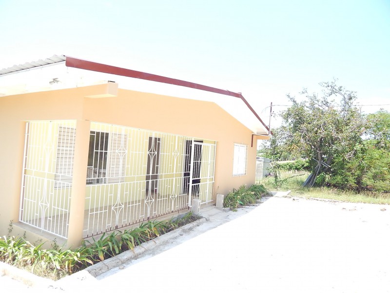 House For Sale in TREASURE BEACH, St. Elizabeth Jamaica