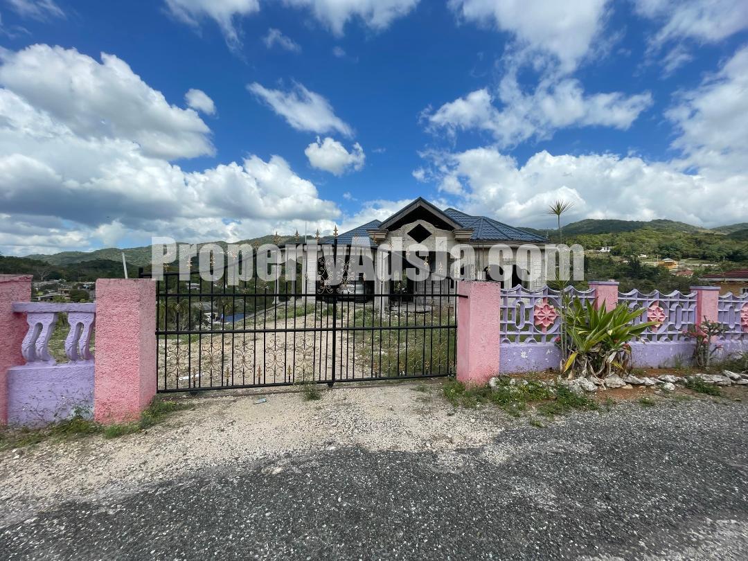 House For Sale in Mile Gully, Manchester Jamaica