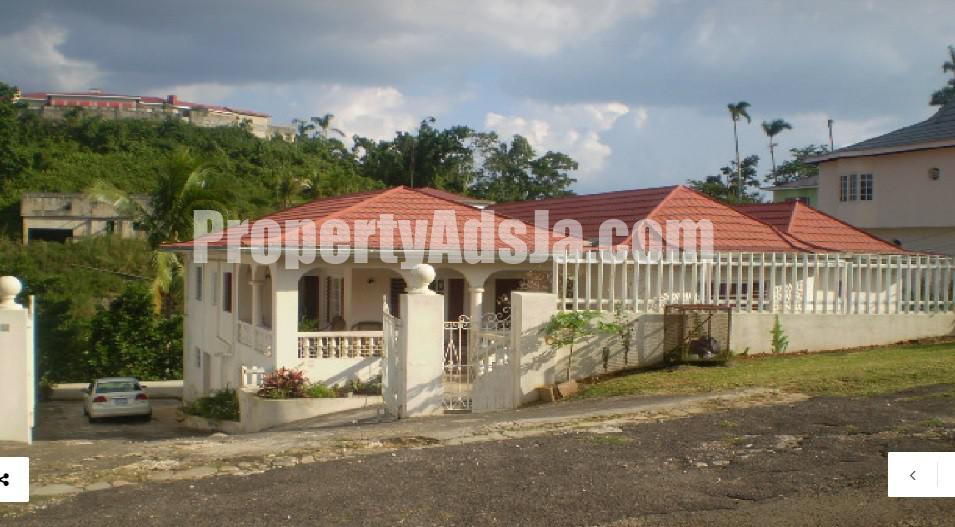 House For Sale in WOODLAWN MEADOWS, Manchester Jamaica