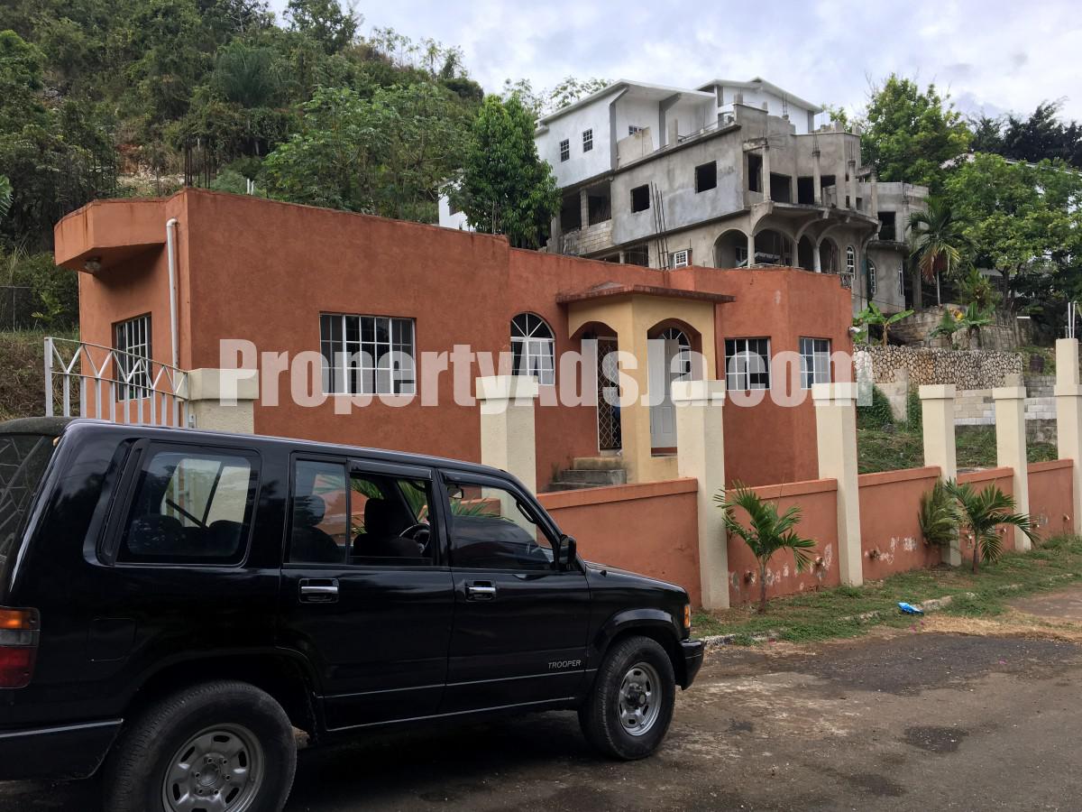 House For Rent in Maverley Mountain, Kingston / St. Andrew Jamaica
