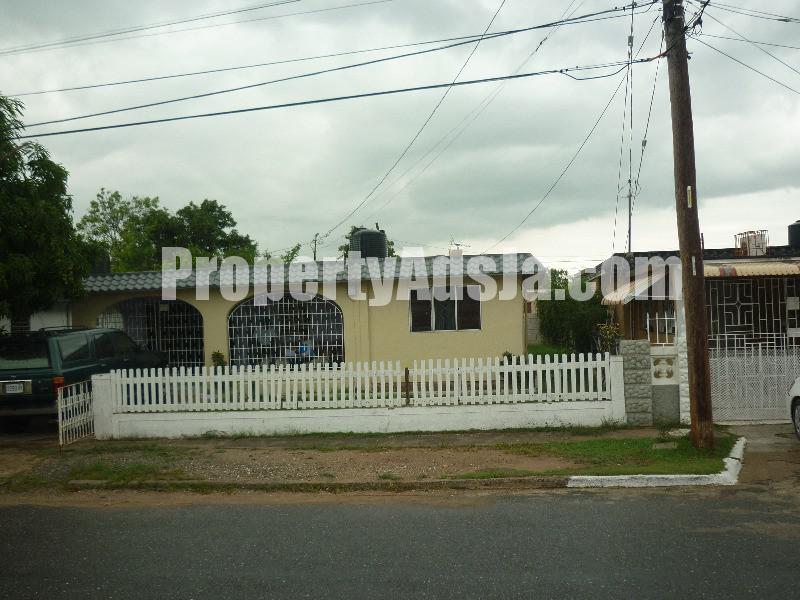 House For Sale in Bridgeport, St. Catherine Jamaica