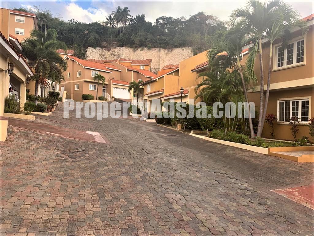 Townhouse For Sale in NORBROOK, Kingston / St. Andrew Jamaica