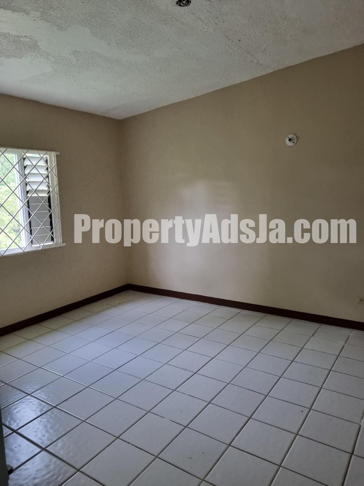 Flat For Rent in Golden Spring, Kingston / St. Andrew Jamaica