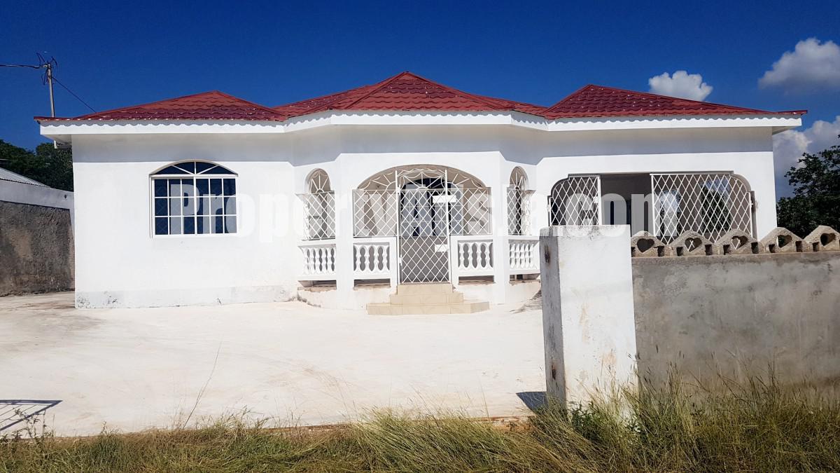 House For Sale in Top Hill St Elizabeth, St. Elizabeth Jamaica