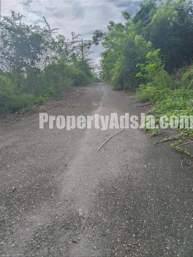 Residential lot For Sale in Ewarton, St. Catherine Jamaica